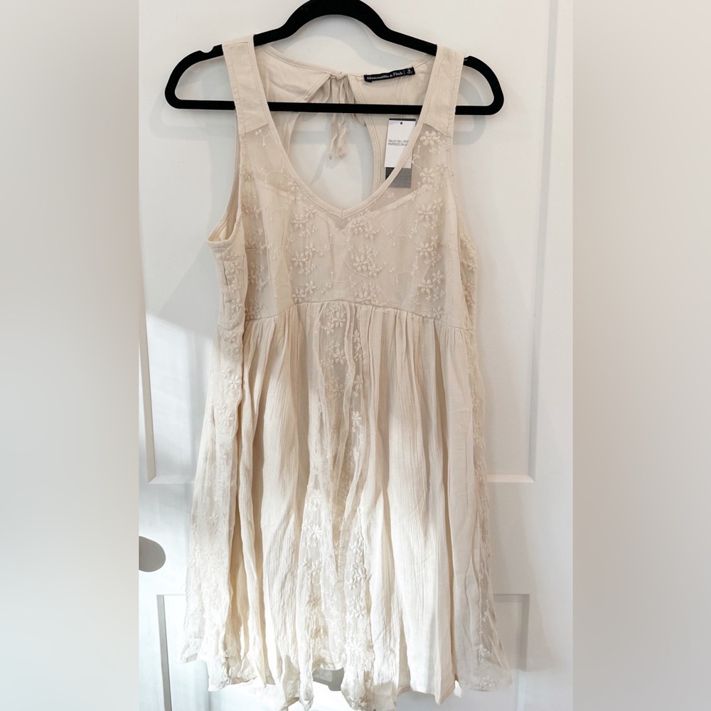 BOGO Abercrombie and Fitch Cream lace overlay dress with tie in the back